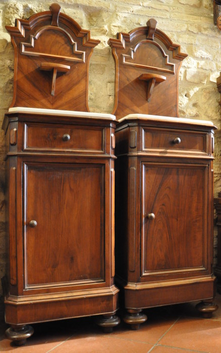 Comodini antichi - negozio antiquariato a San Gimignano